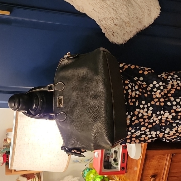 Dooney & Bourke black pebble leather classic satchel! Well worn & clean! - Picture 10 of 10